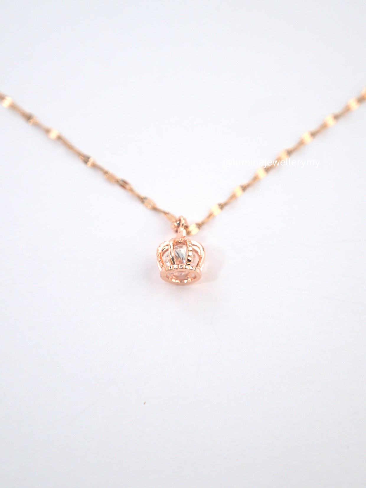 Rose Gold Elegant Crown Necklace