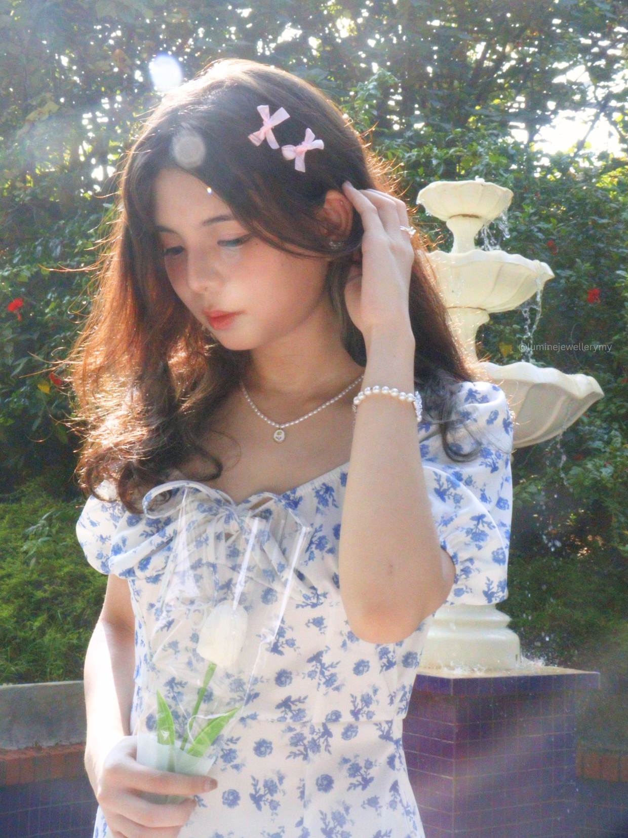 Gentle Rose Pearl Necklace