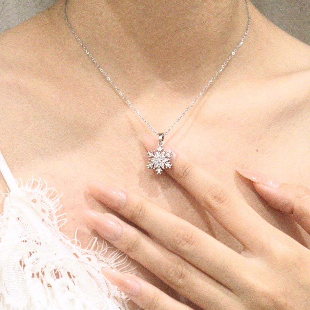 Diamond Snowflake Necklace II