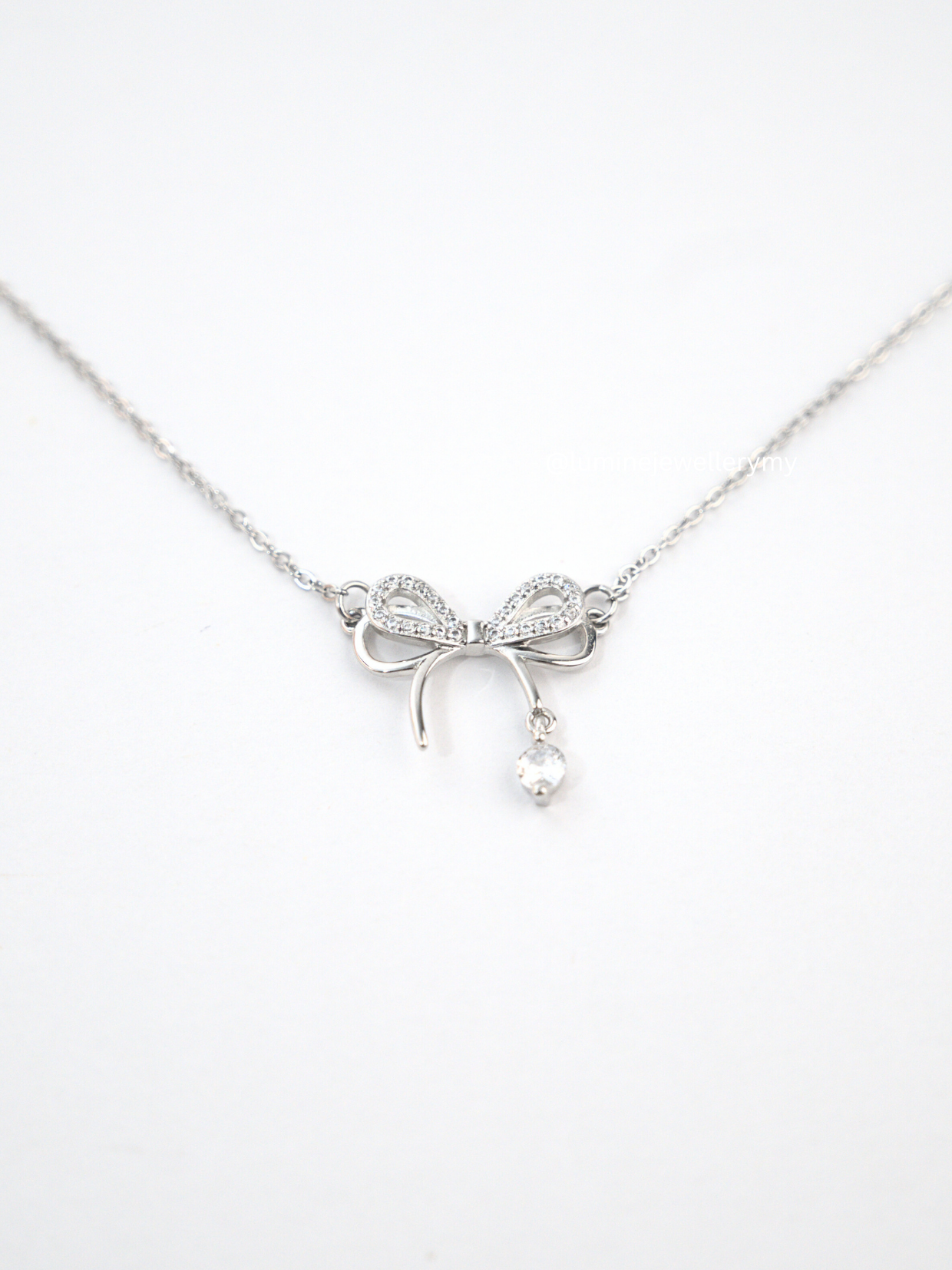 Light Lux Diamond Bowknot Necklace