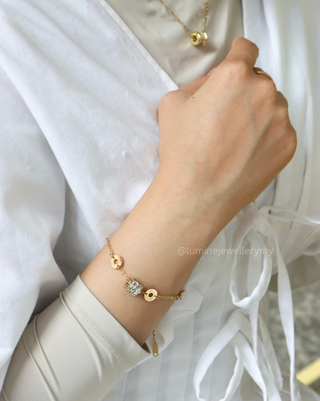 Gold Elegant Cylinder Bracelet