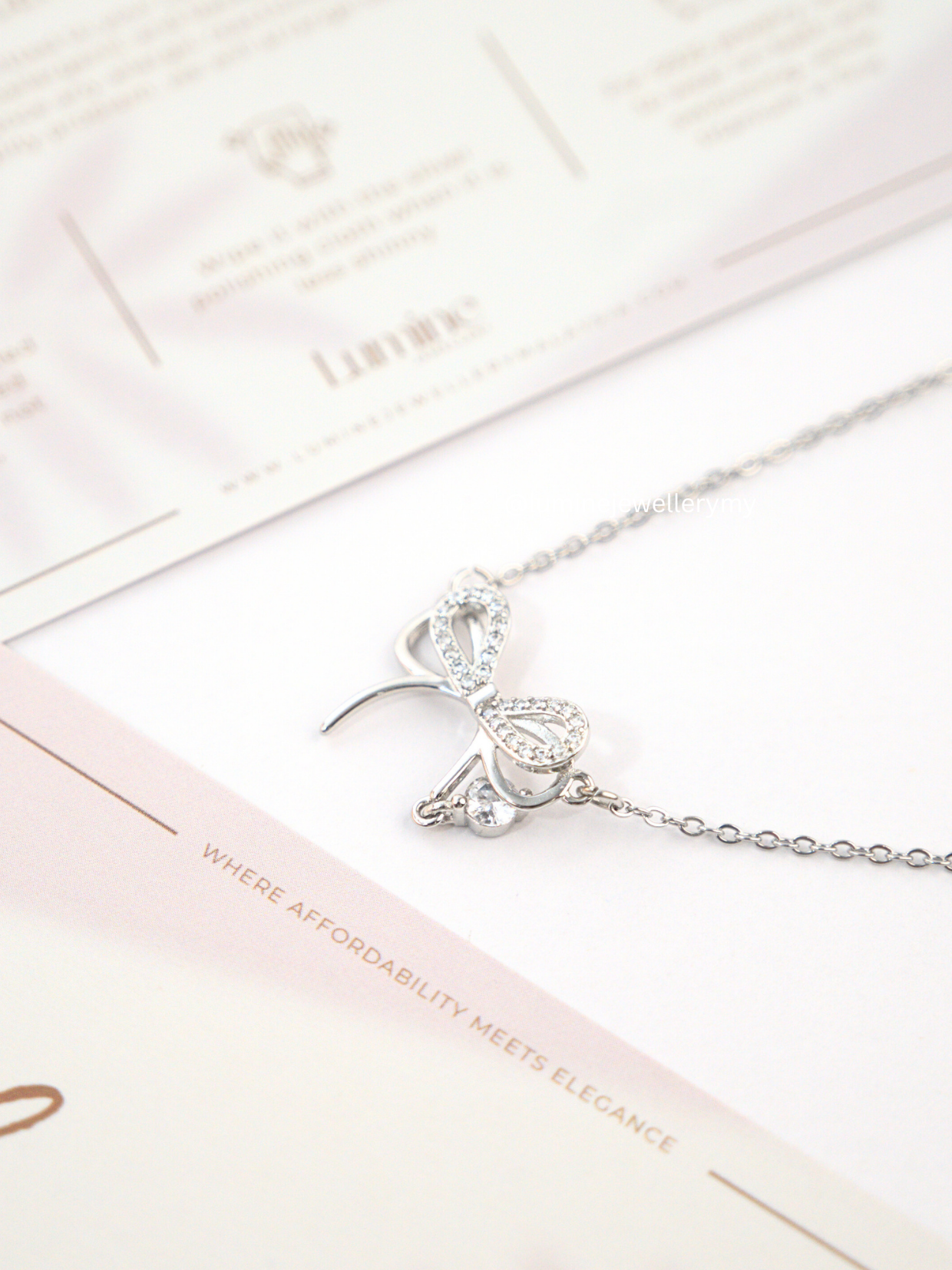 Light Lux Diamond Bowknot Necklace