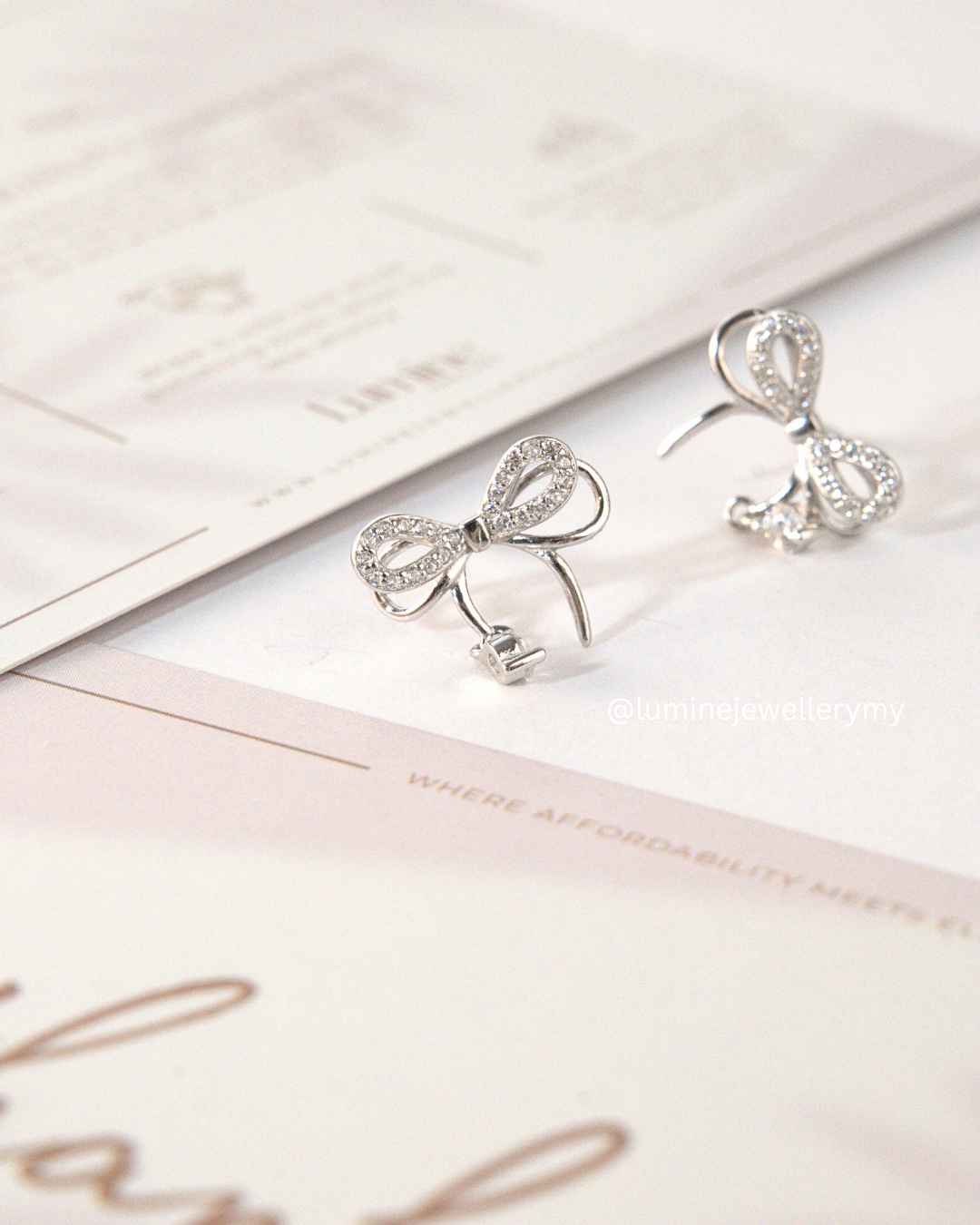 Light Lux Diamond Bowknot Earring