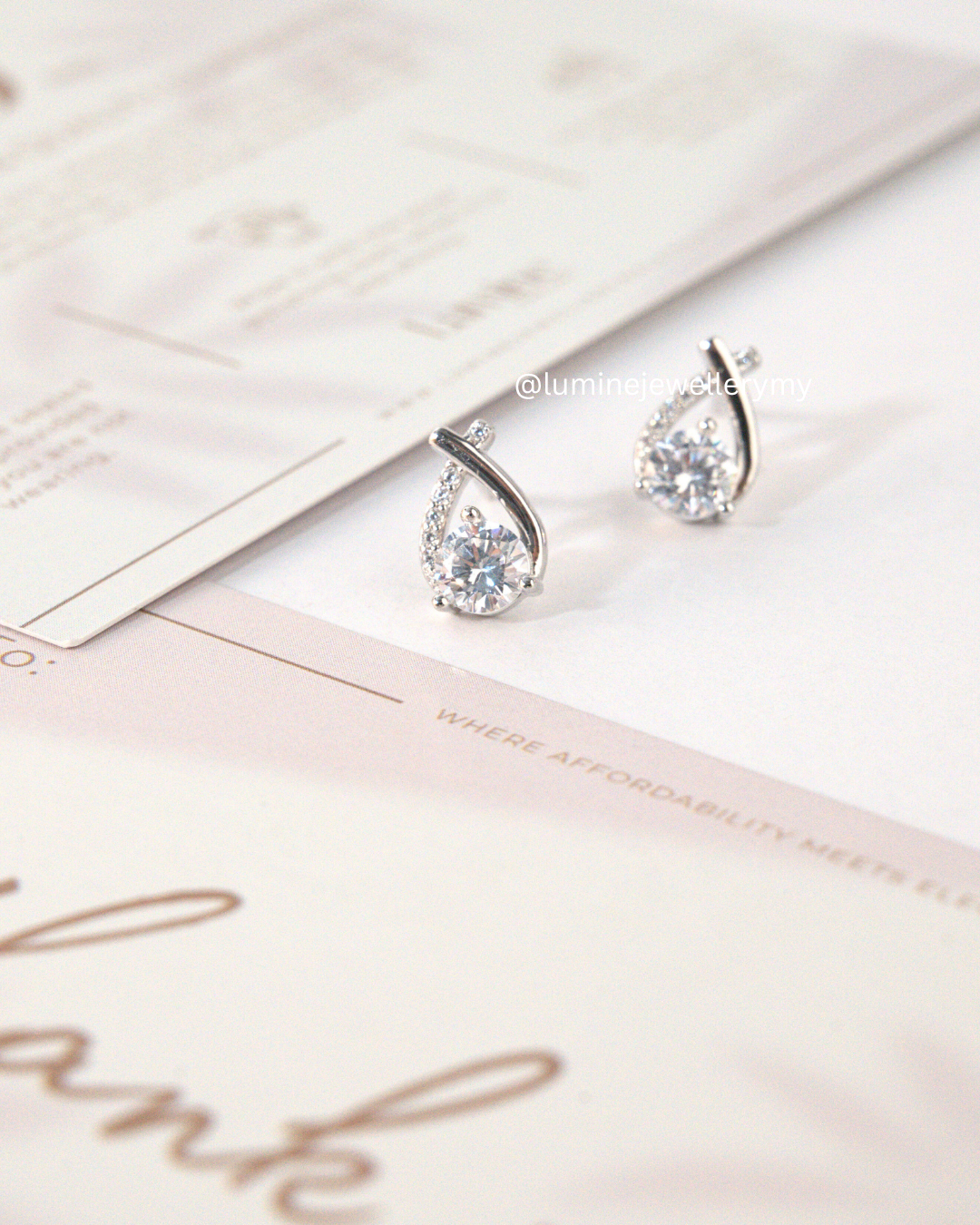 Teardrop Zircon Stud