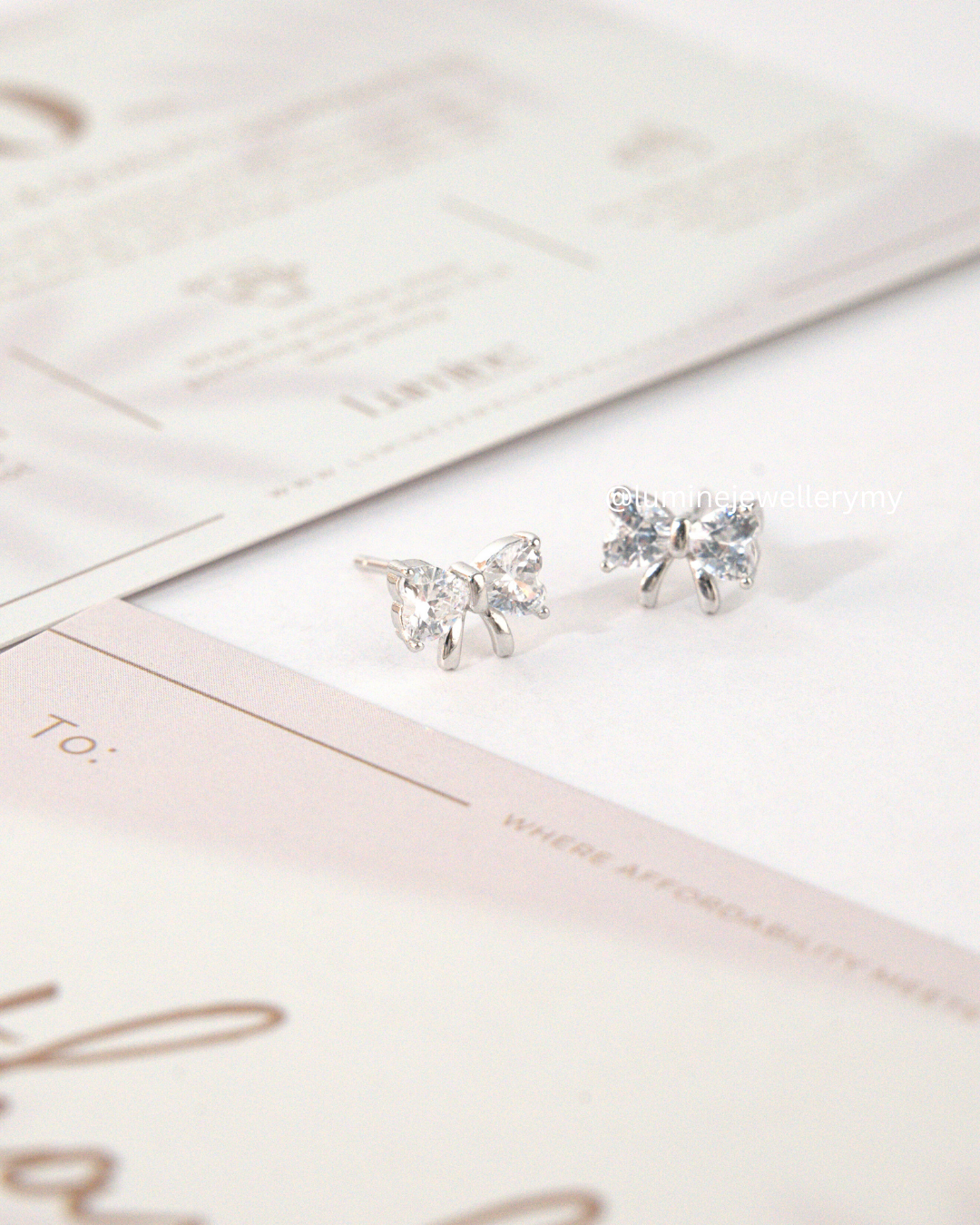 Zircon Bowknot Stud