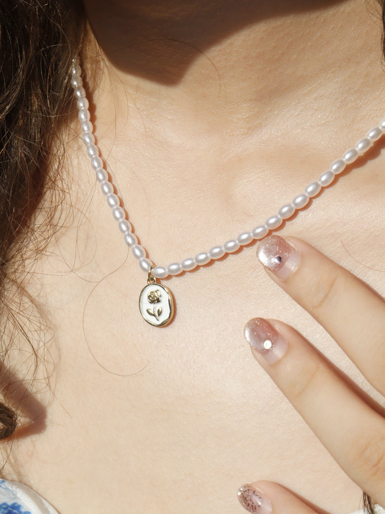 Gentle Rose Pearl Necklace