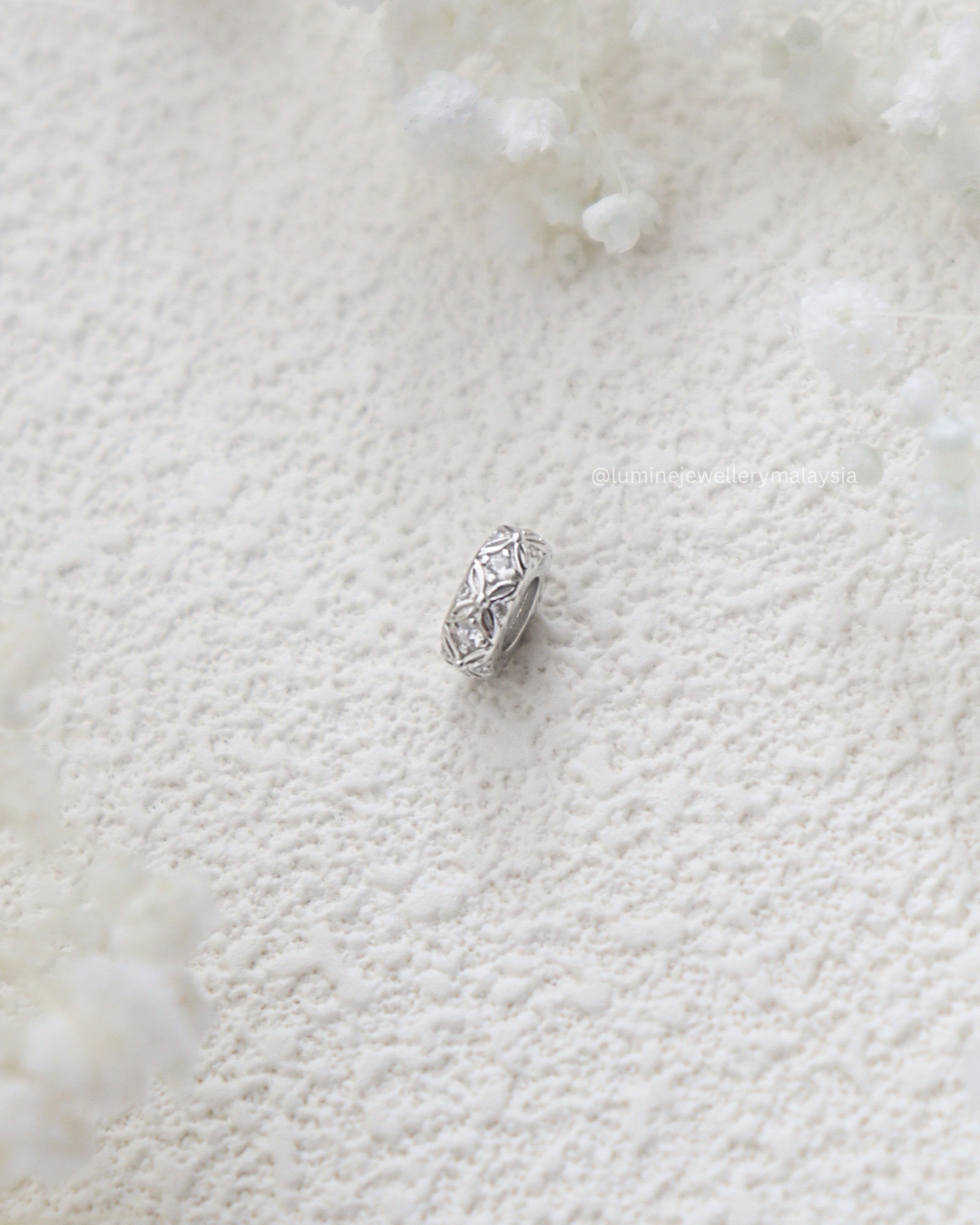 Simplicity Arts Series Charm
