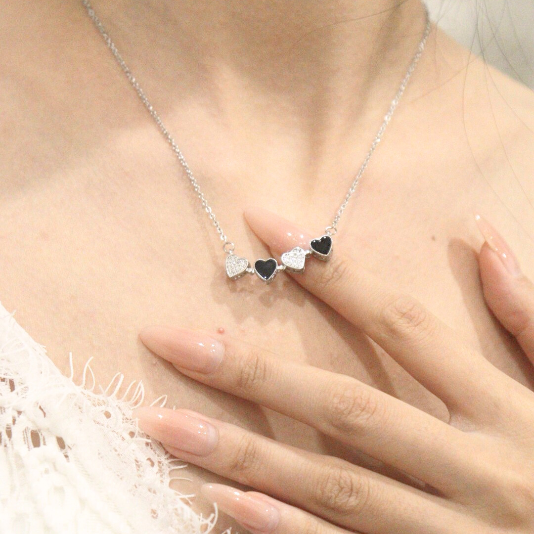 Love Shape Diamond Lucky Clover Necklace