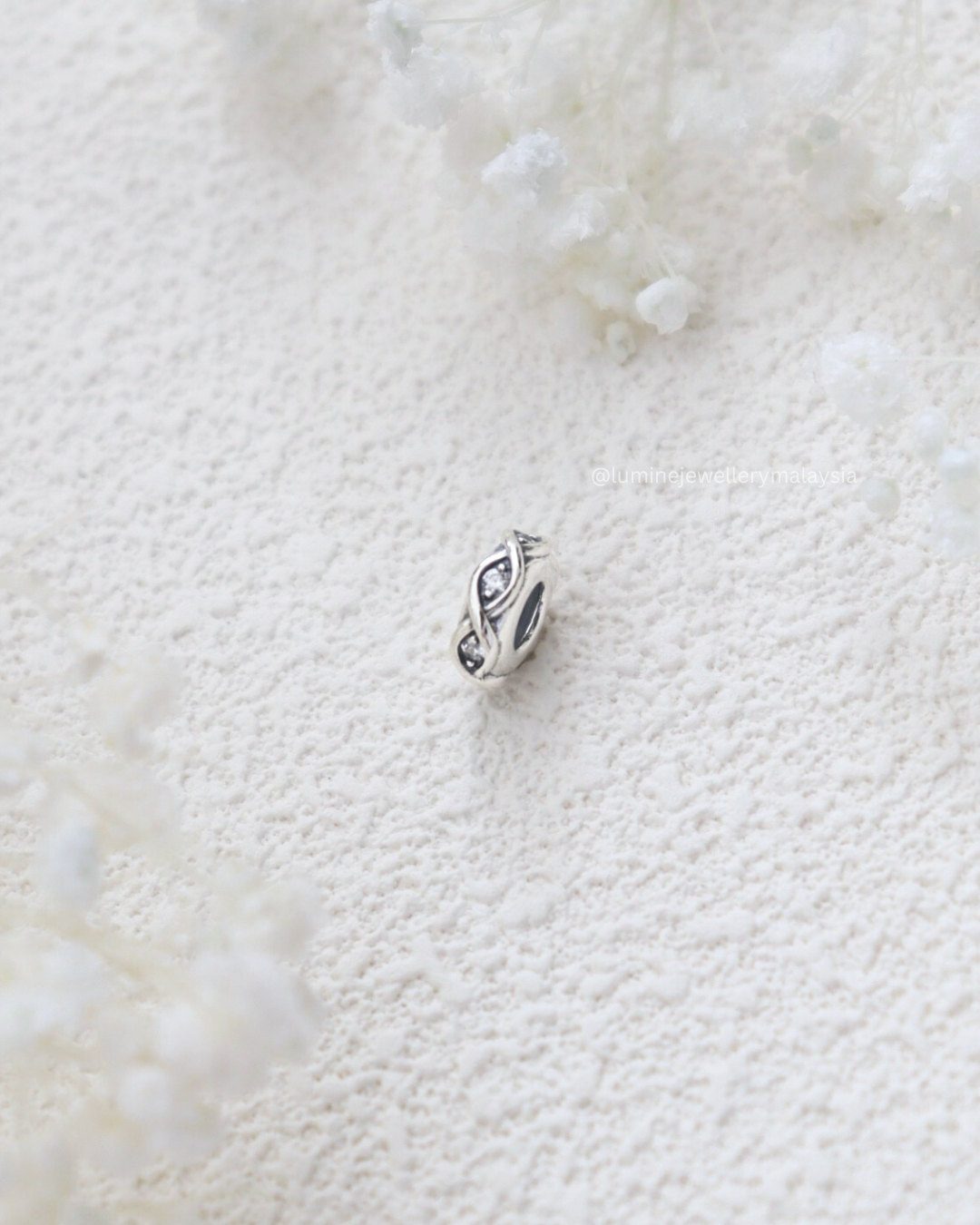 Simplicity Arts Series Charm
