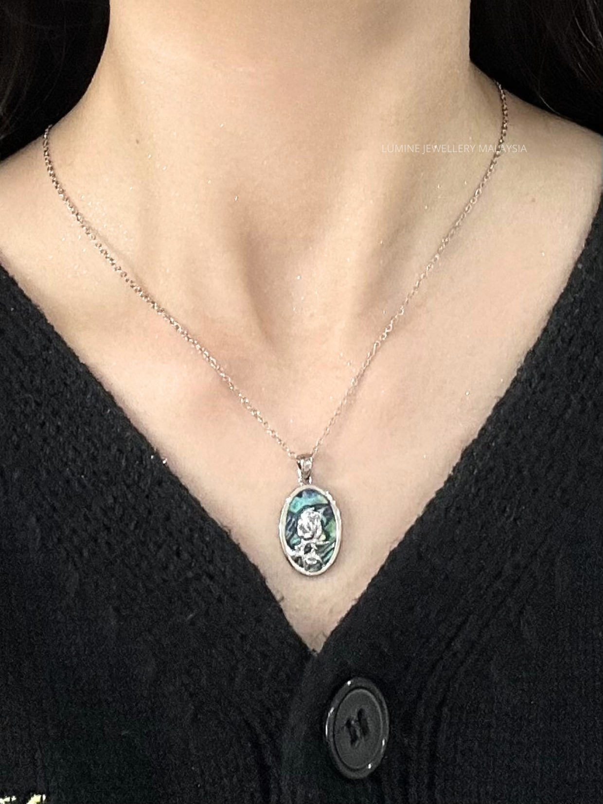Silver-Plated Shell Rose Necklace
