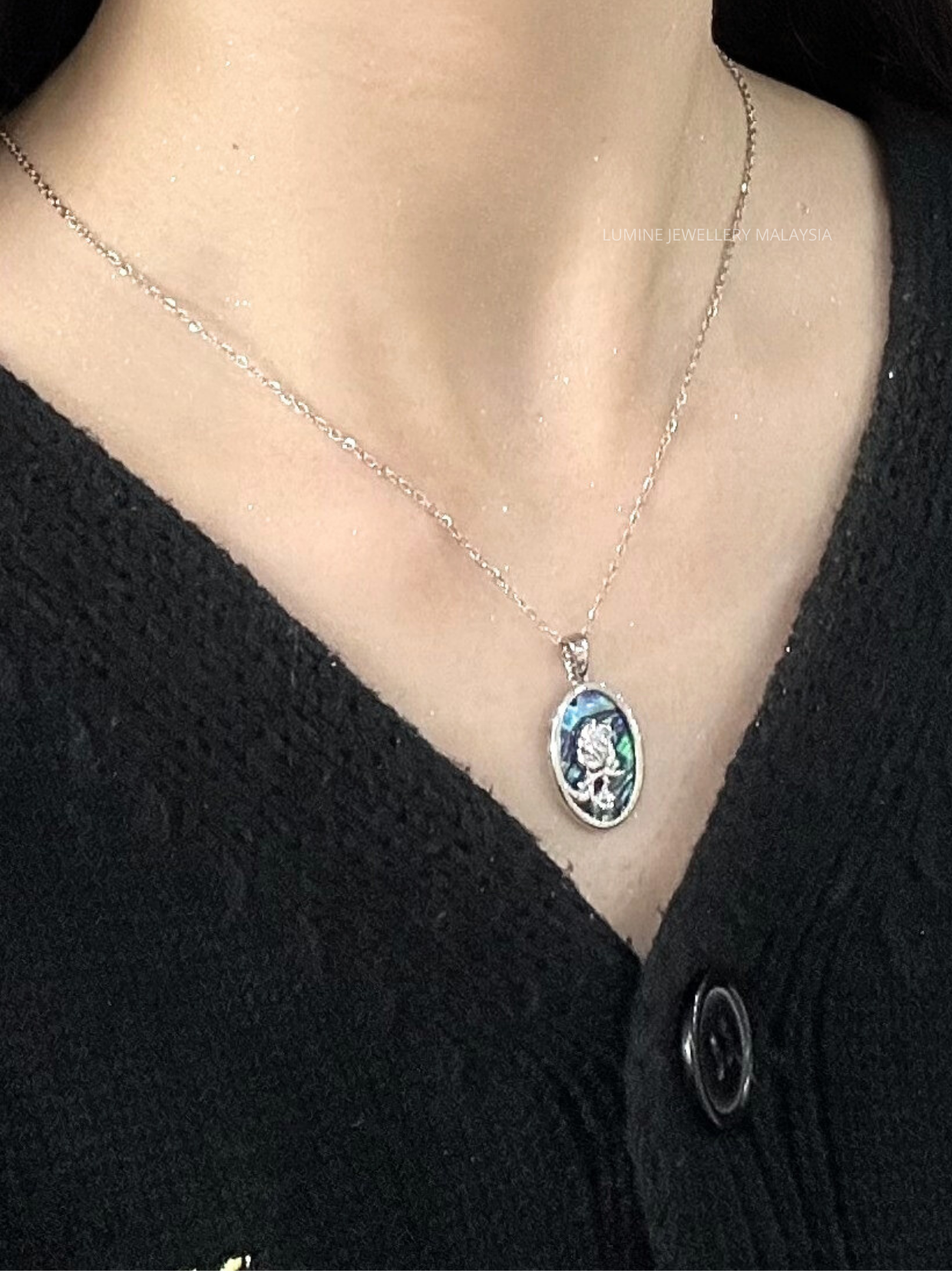 Silver-Plated Shell Rose Necklace