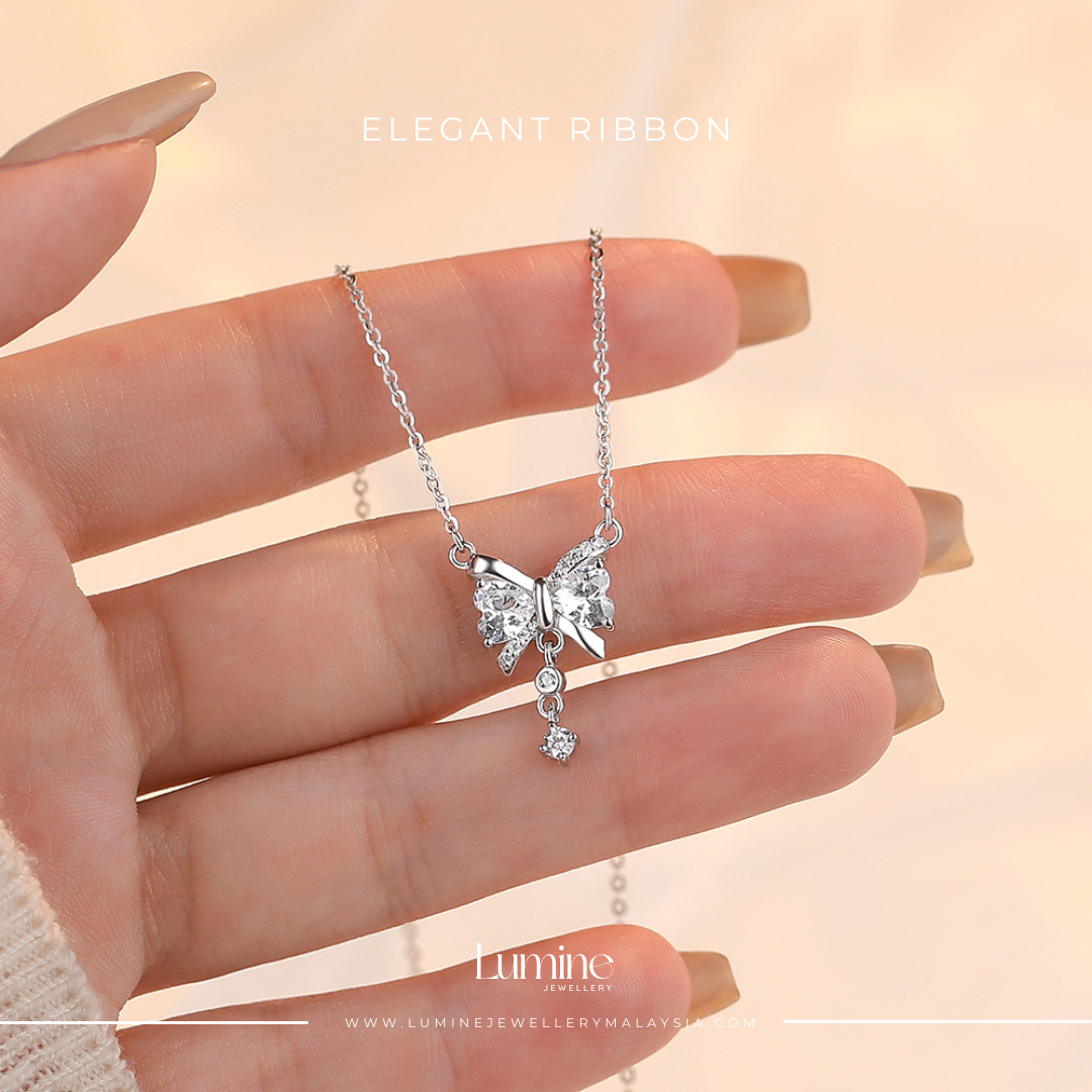 Elegant Ribbon Necklace