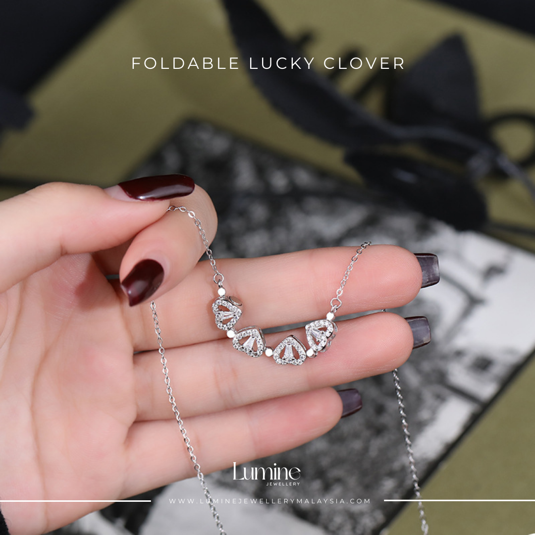 Foldable Lucky Clover Necklace