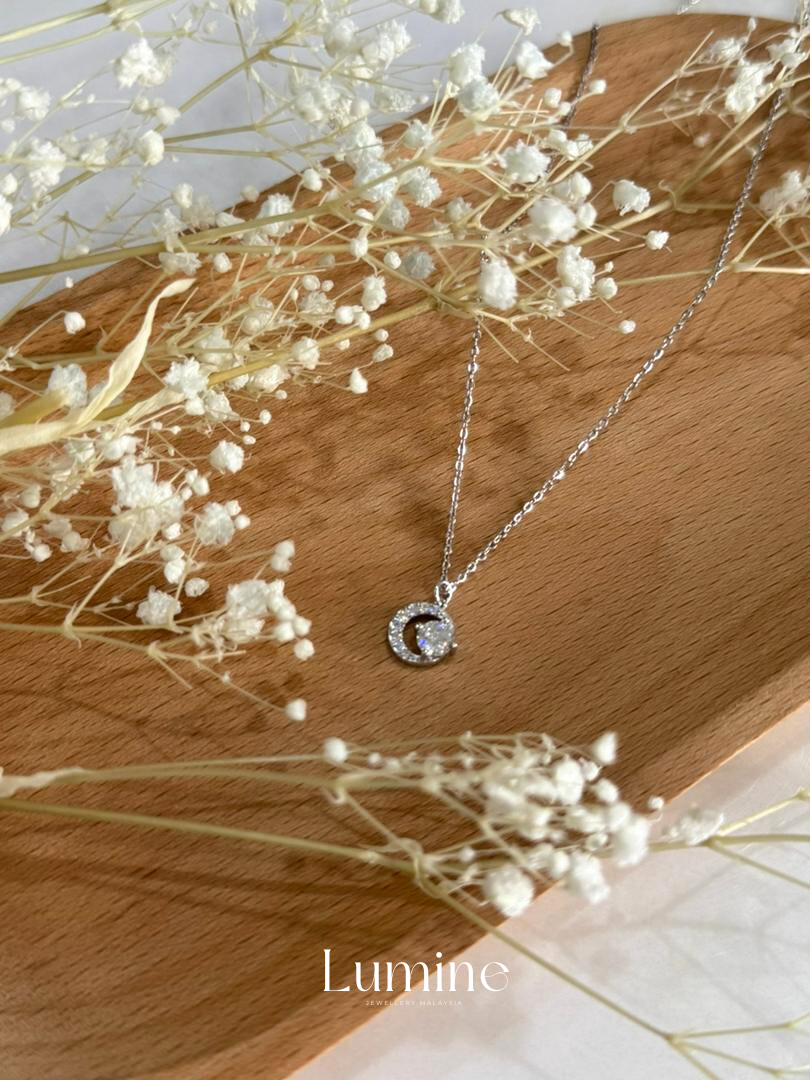 Starry Crescent Necklace (GRA Certified Moissanite | 999 Silver)