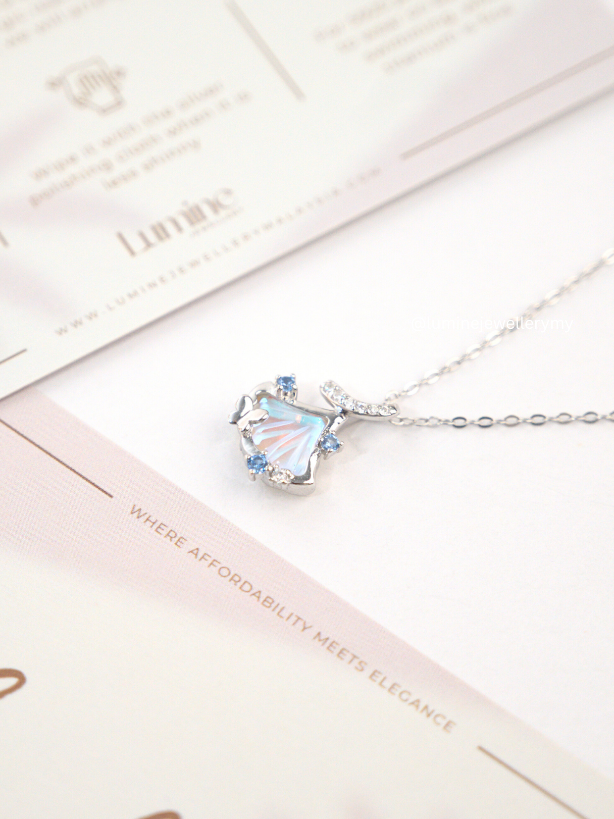 Dreamy Ginkgo Necklace