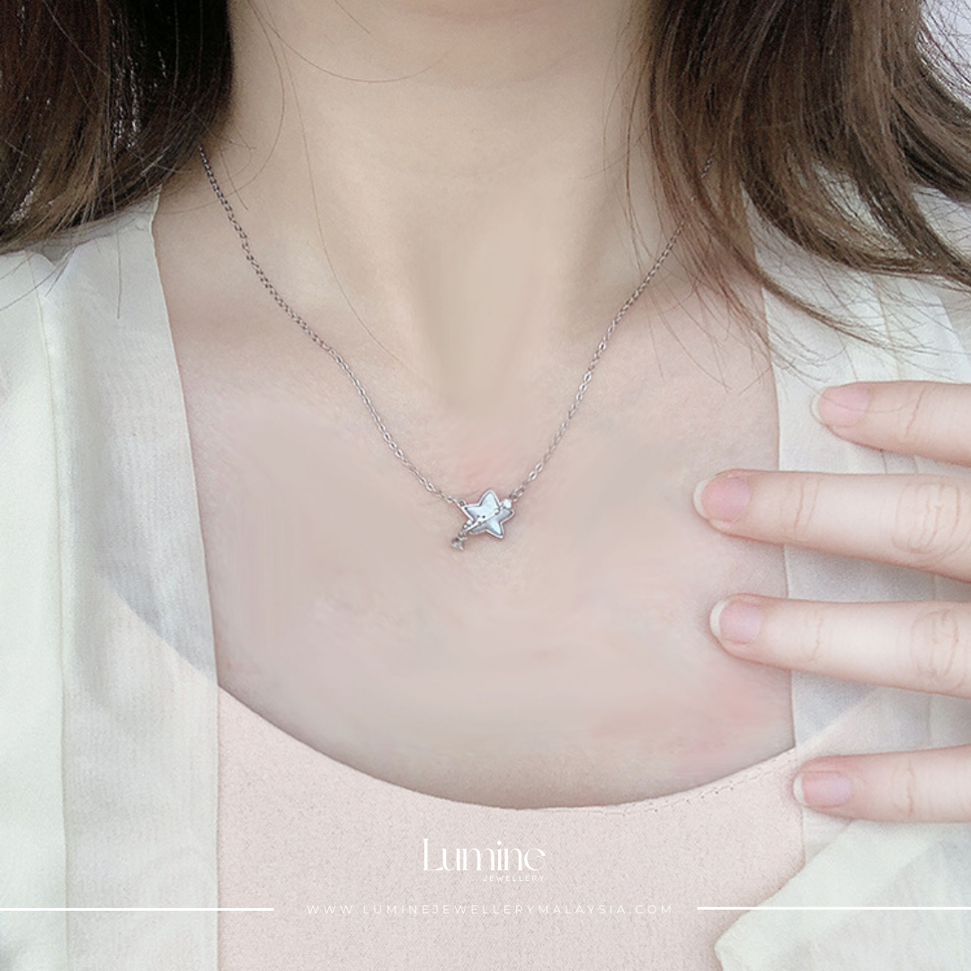 Dreamy Star Necklace