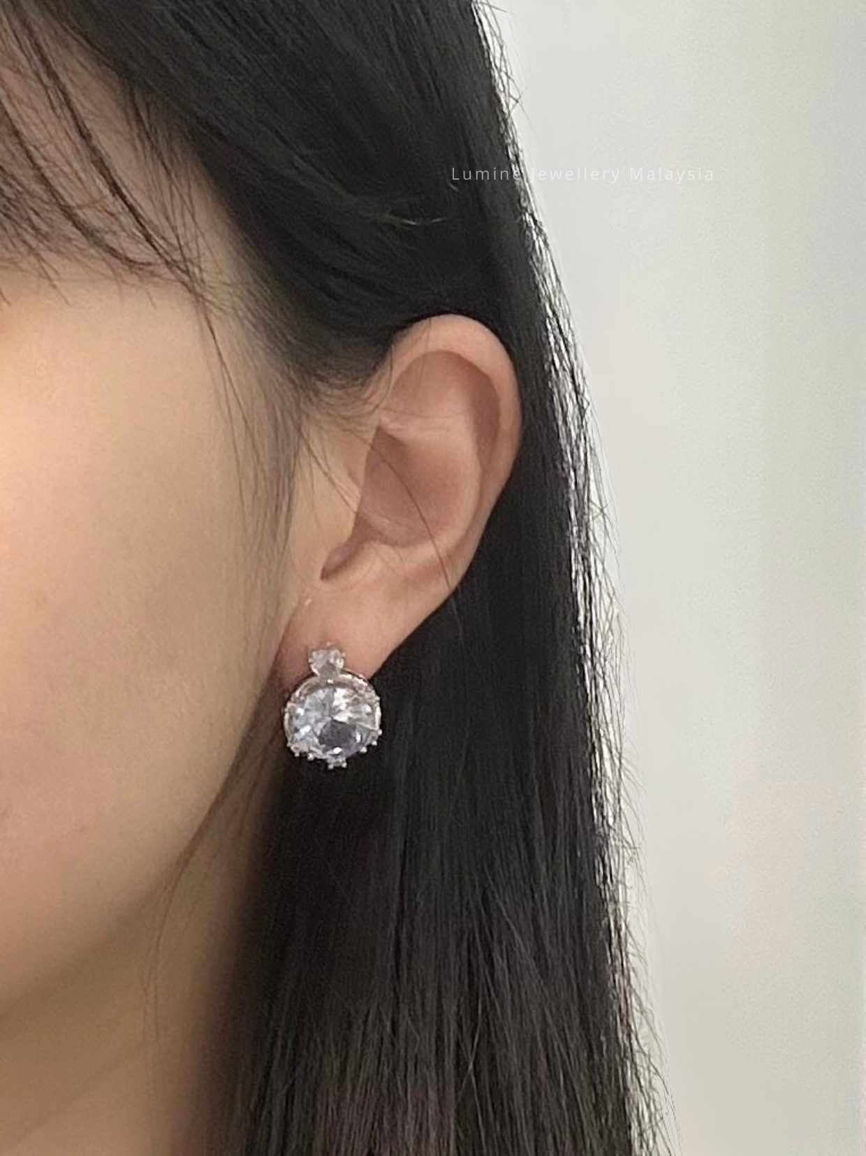 Blue Round Diamond Stud Earrings