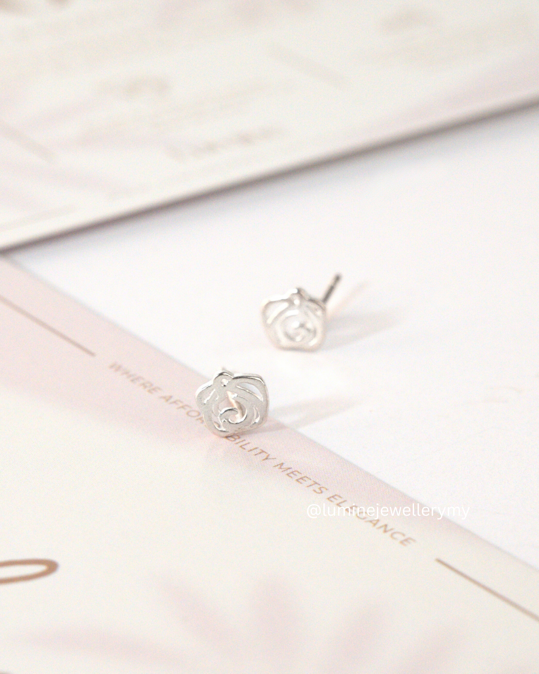 Mini Roses Studs