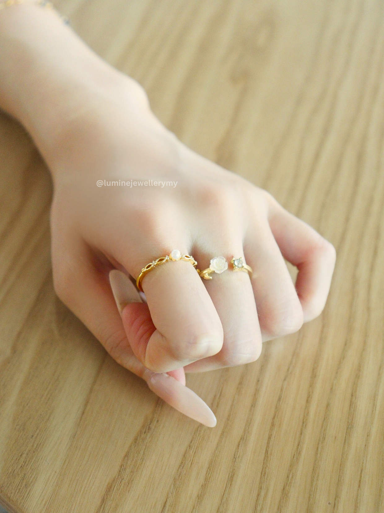 Camelia Elegance Ring