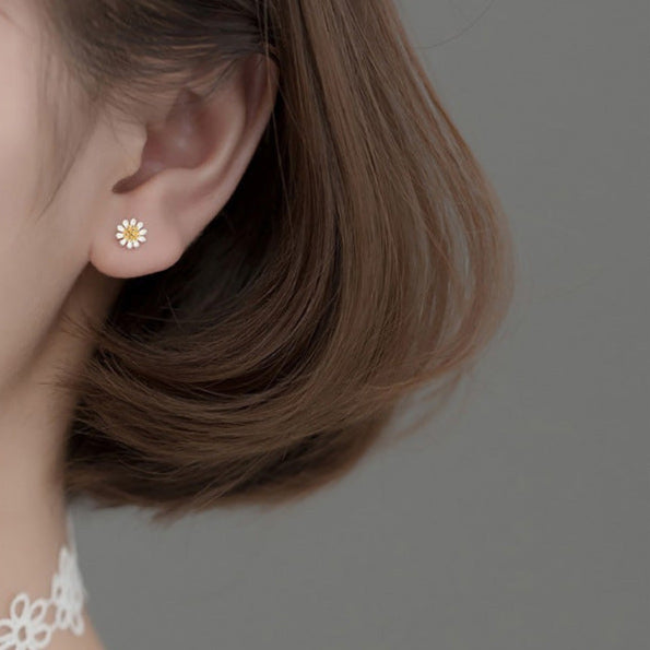 Daisy Studs