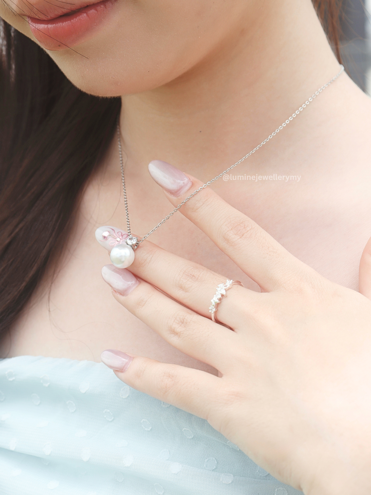 White Pearl Necklace