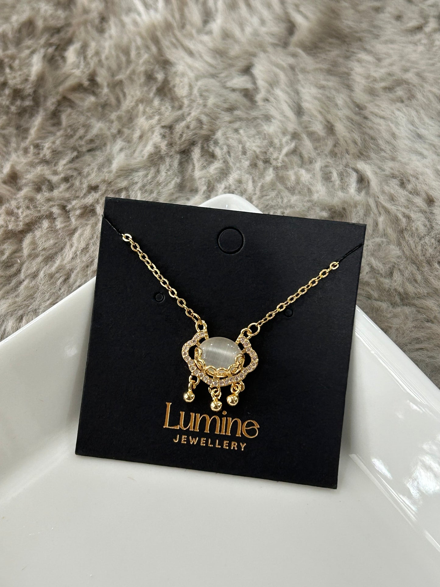 Gold Single Peace Lock Pendant (CNY)