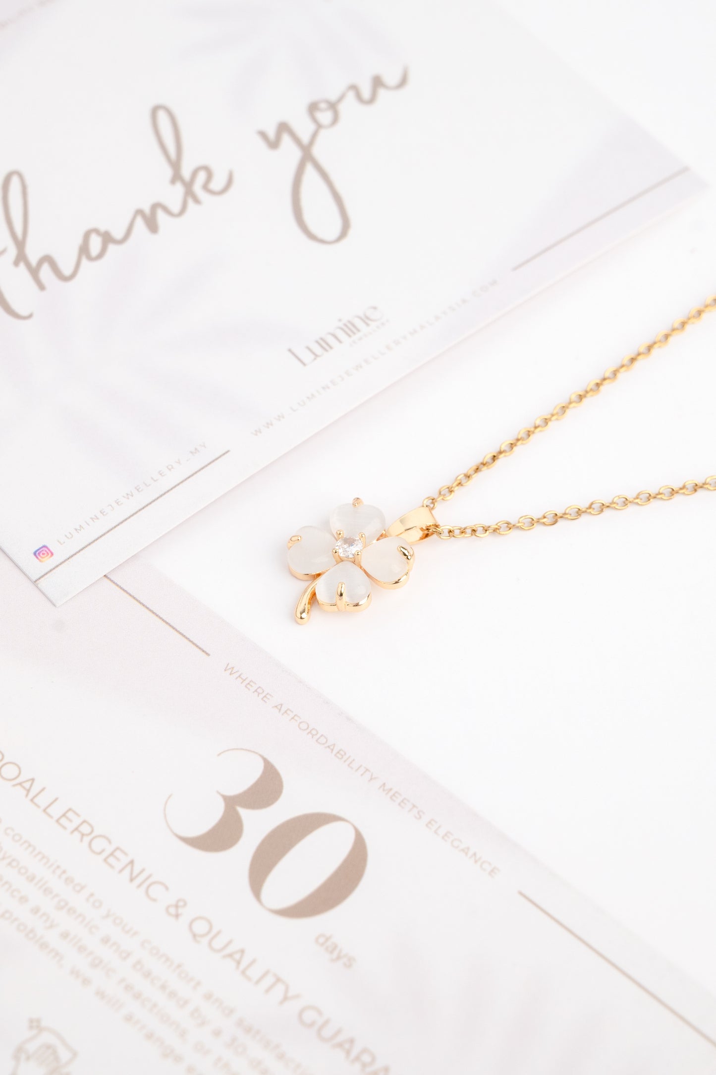 Cat's Eye Clover Necklace