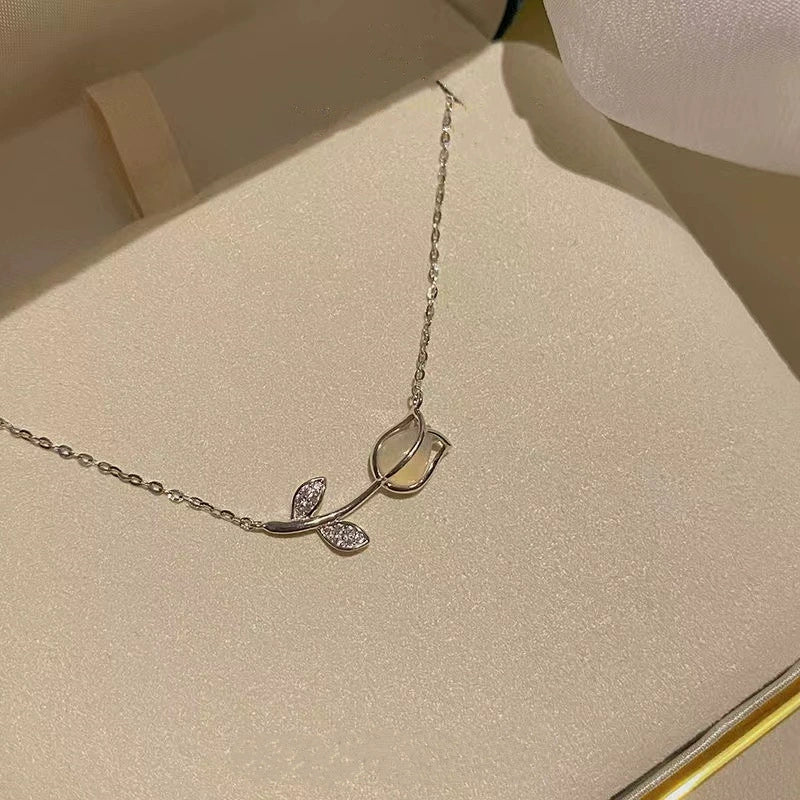 Tulip Blossom Necklace