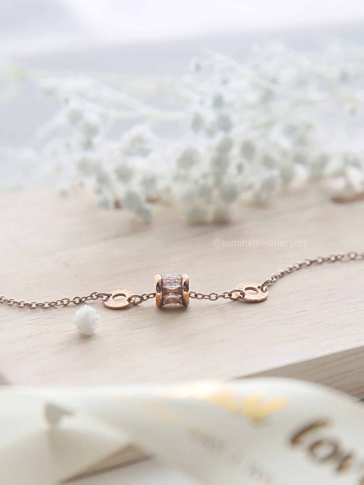 White Elegant Cylinder Bracelet