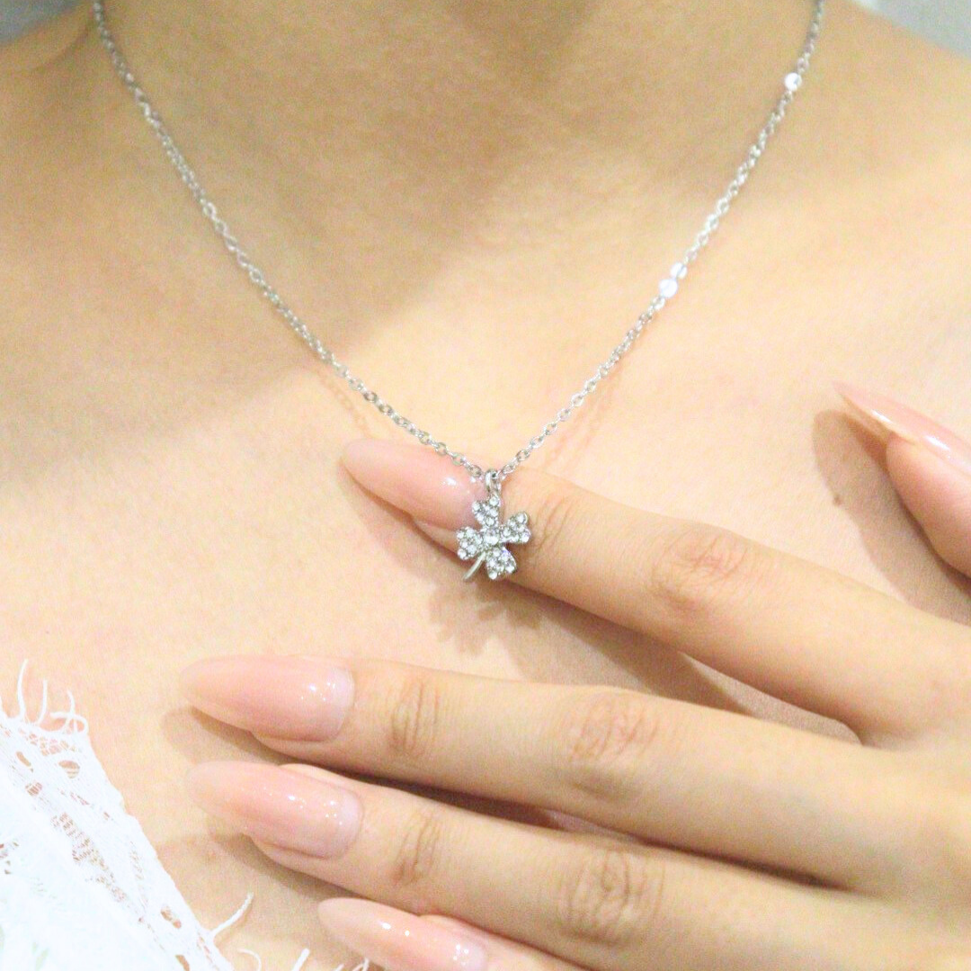 Diamond Clover Necklace