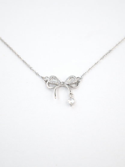 Light Lux Diamond Bowknot Necklace
