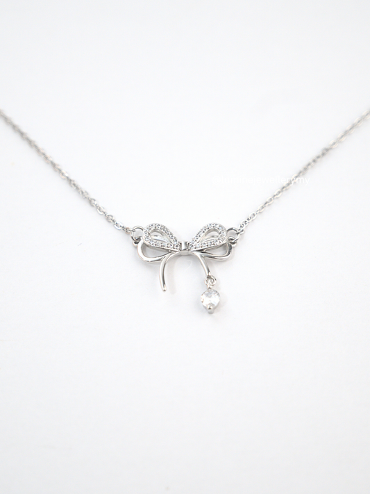 Light Lux Diamond Bowknot Necklace