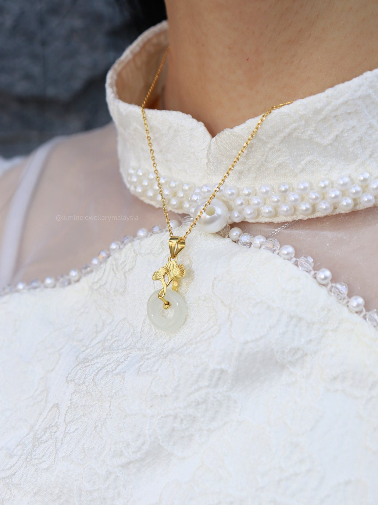 White Chalcedony Ginkgo Necklace 白玉髓三生有杏
