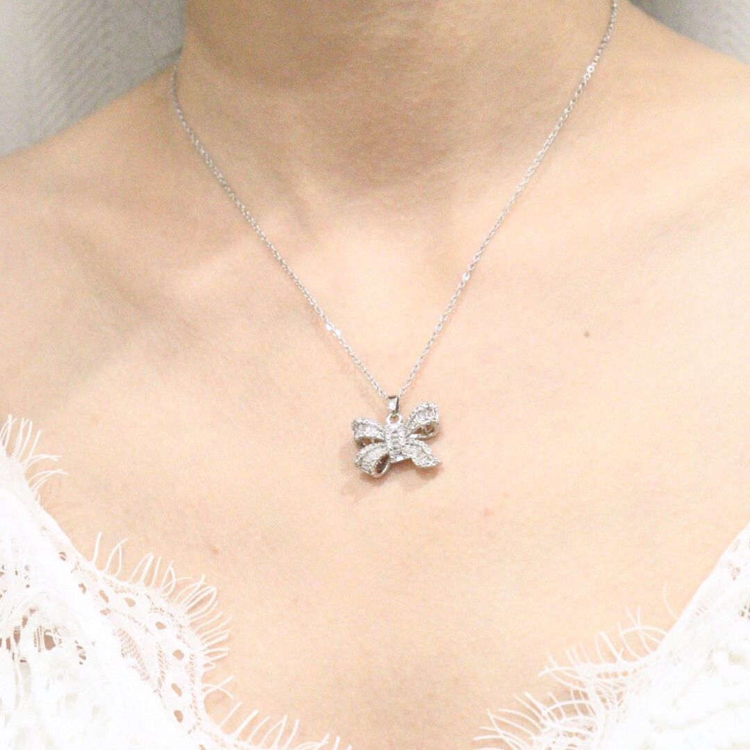 Big Diamond Bowknot Necklace