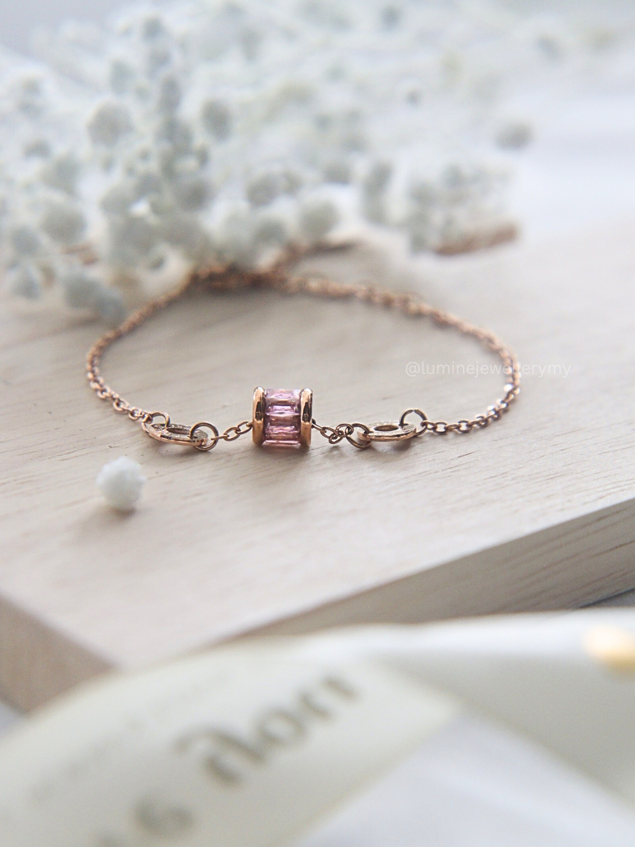 Pinky Elegant Cylinder Bracelet (Luck in Love)