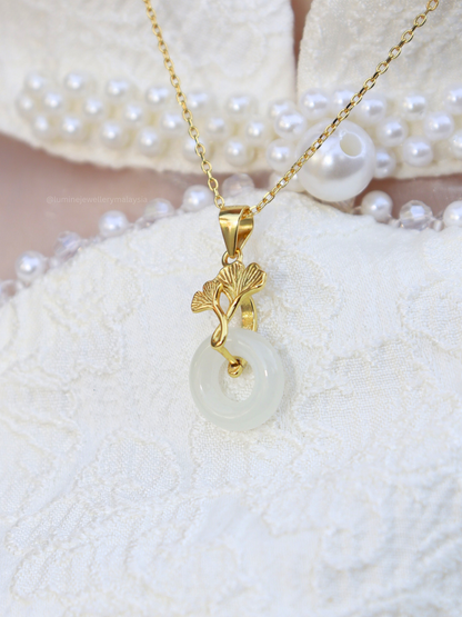 White Chalcedony Ginkgo Necklace 白玉髓三生有杏