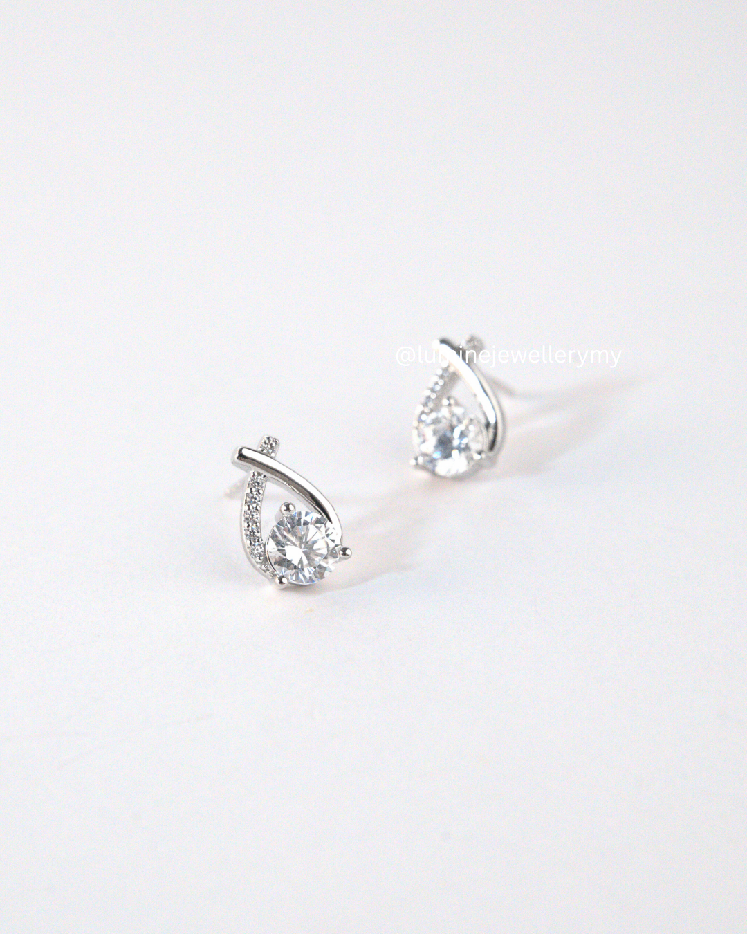 Teardrop Zircon Stud