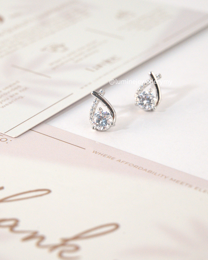 Teardrop Zircon Stud