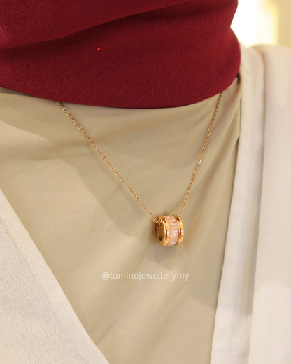 Big Pinky Quetzaly Necklace