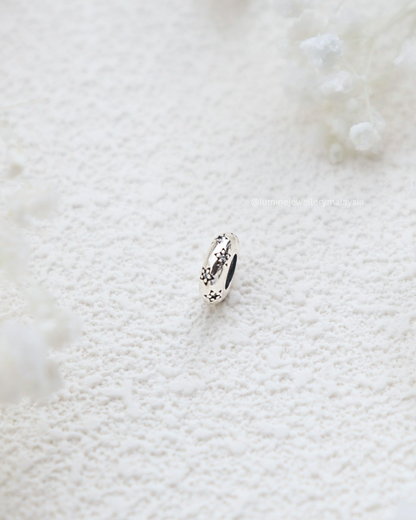 Simplicity Arts Series Charm