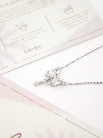 Elegant Ribbon Necklace