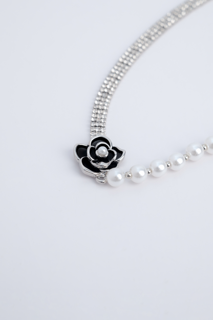 Midnight Elegance Rose Pearl Necklace