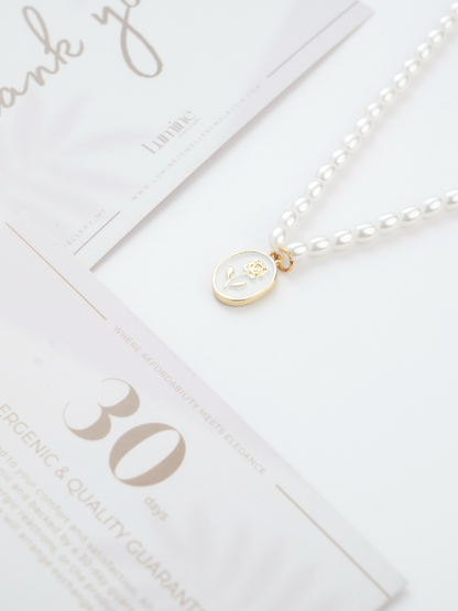 Gentle Rose Pearl Necklace