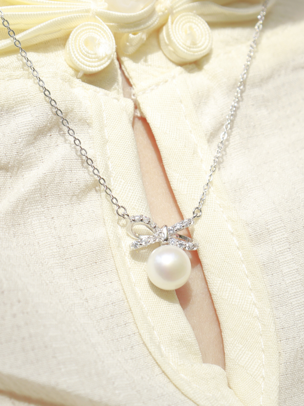 Natural Freshwater Pearl Bowknot Necklace