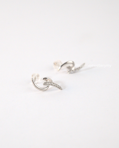 Lunar Curve Studs