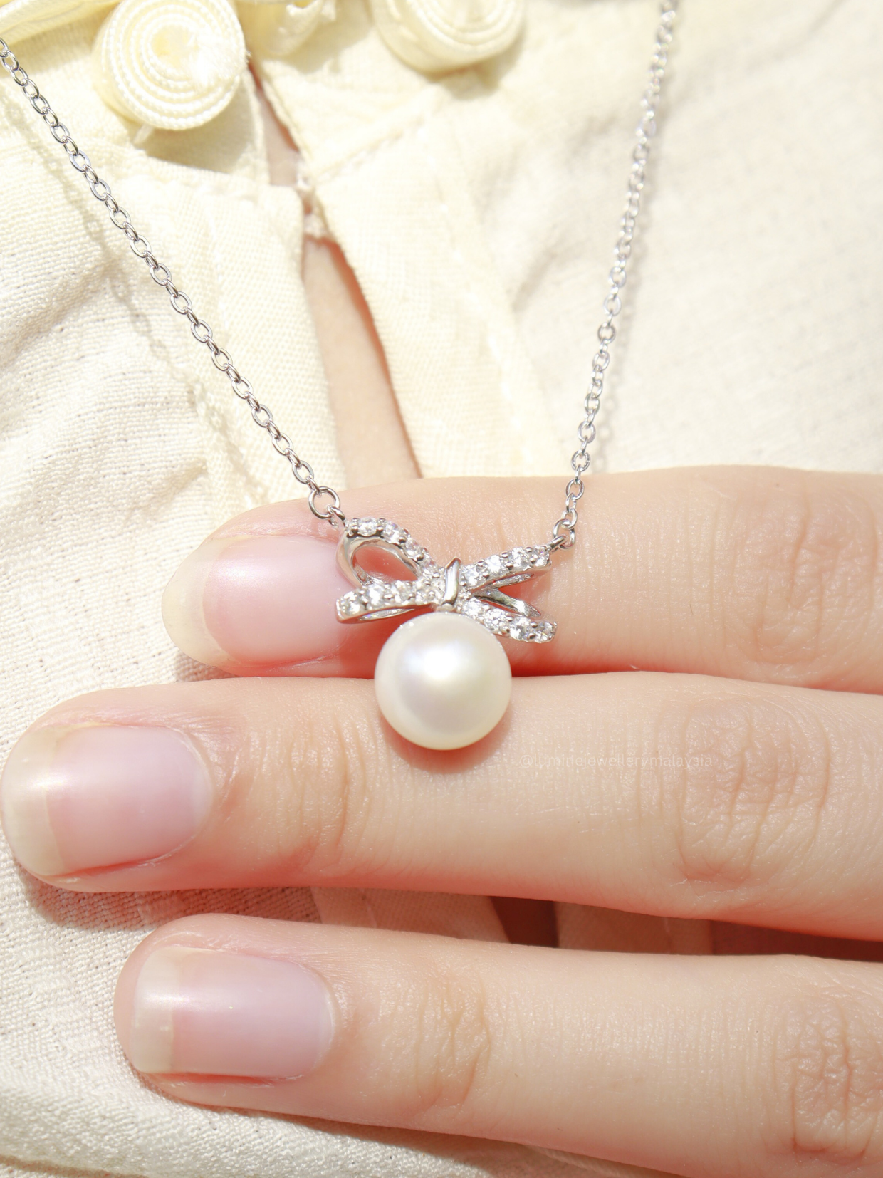 Natural Freshwater Pearl Bowknot Necklace