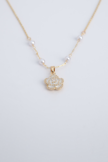 Elegant Pearls Rose Necklace