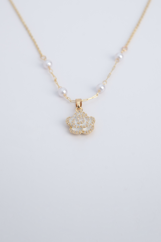 Elegant Pearls Rose Necklace