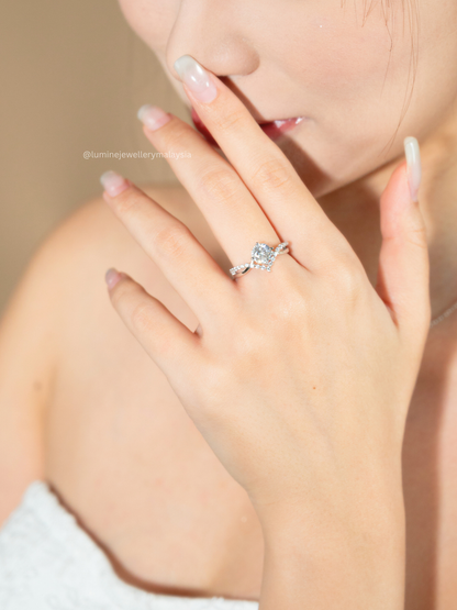 Priness Crown Moissanite Ring (GRA Certified Moissanite)