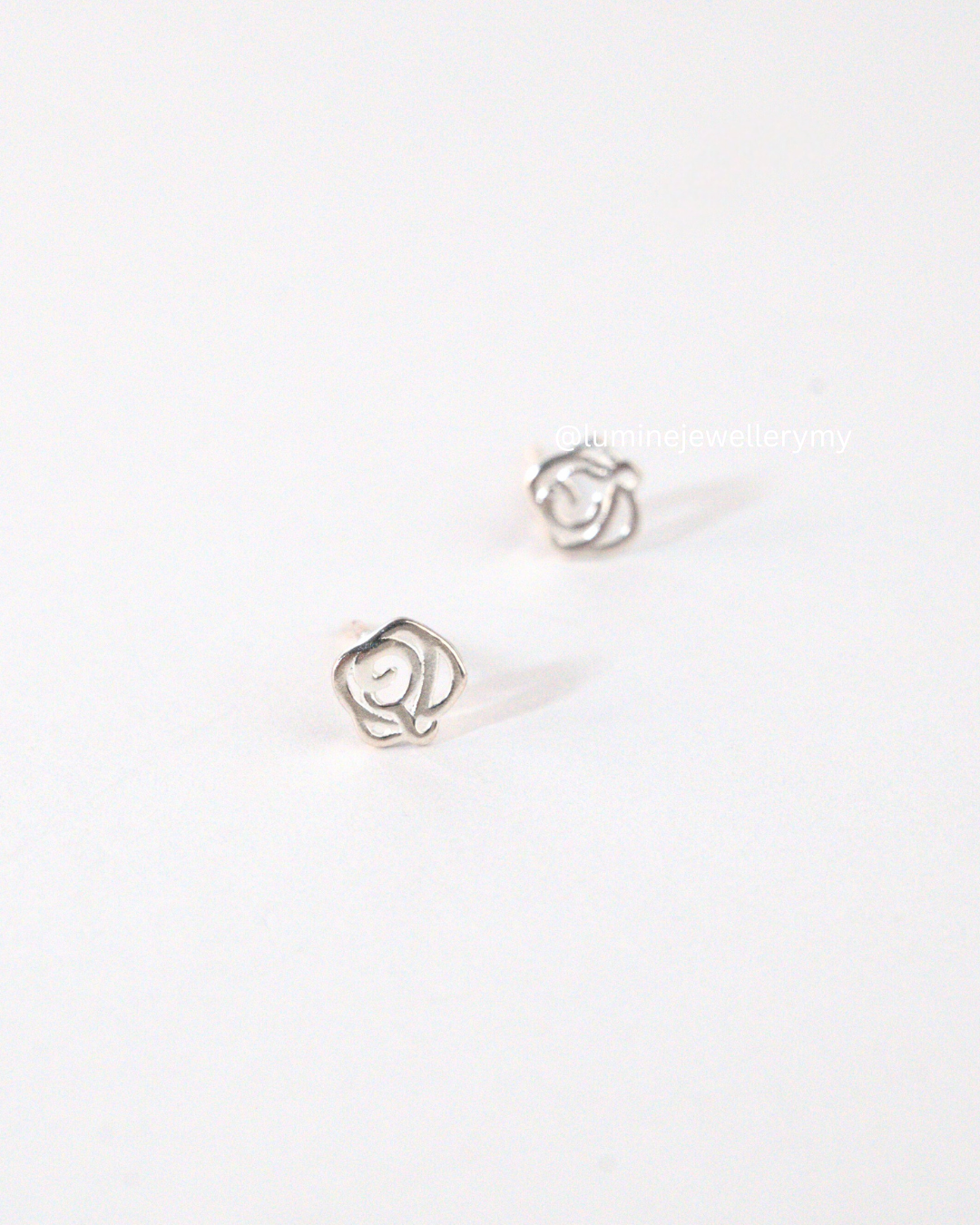Mini Roses Studs